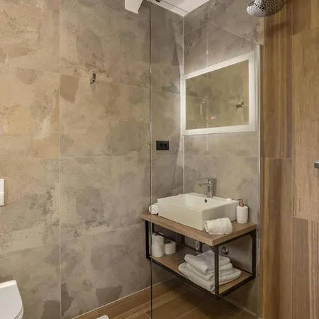 In With Kitchen * Stari Laz